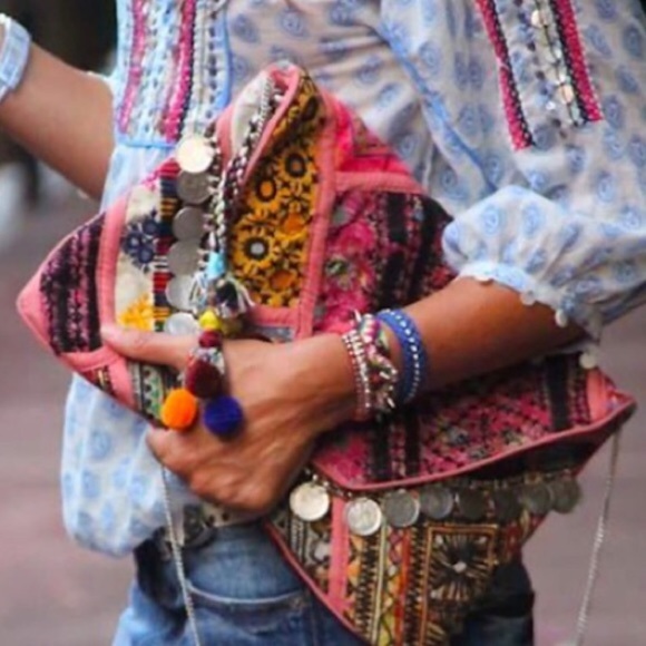 Anthropologie Embroidered Clutch. - Picture 5 of 7